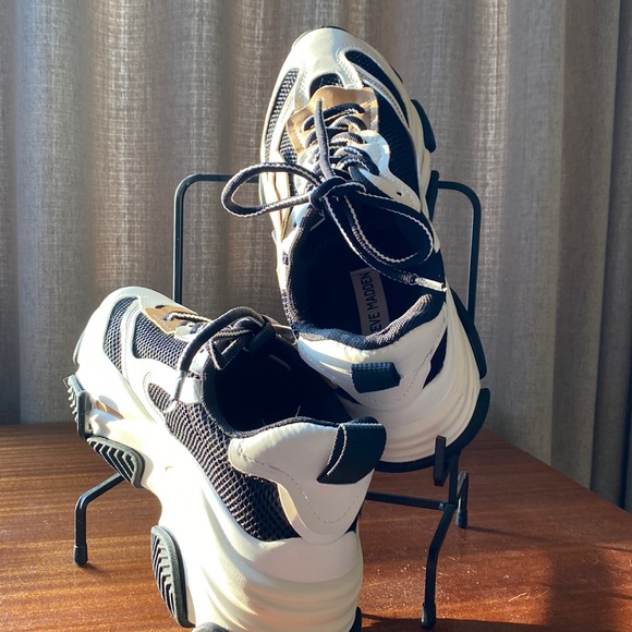 Steve Madden black and tan Possession sneakers, size 7-1/2.  Nearly new. - Picture 1 of 2